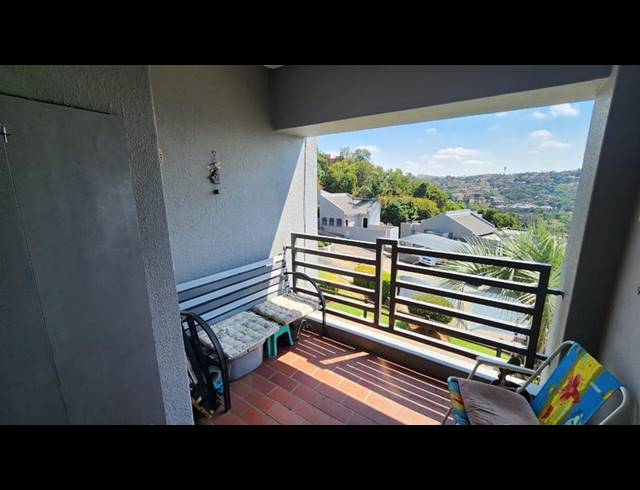 2 BEDROOM TOWNHOUSE FOR SALE IN GLENVISTA